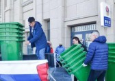 安置分類垃圾桶引領(lǐng)社區(qū)新風(fēng)尚
