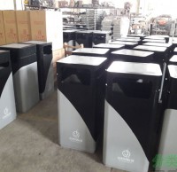 分類垃圾桶定制廠家發(fā)貨長沙京橋國際城