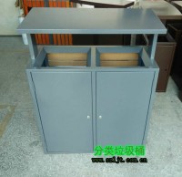 戶外方形鋼木環(huán)衛(wèi)垃圾桶