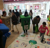 世界地球日-移動的“垃圾桶”宣傳分類環保