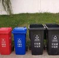 雙鴨山分類垃圾桶亮相街頭