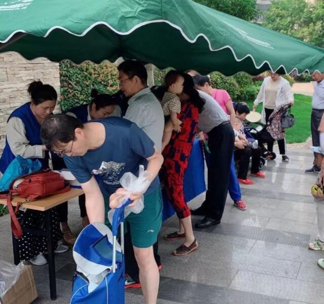 小區開展垃圾分類宣傳2