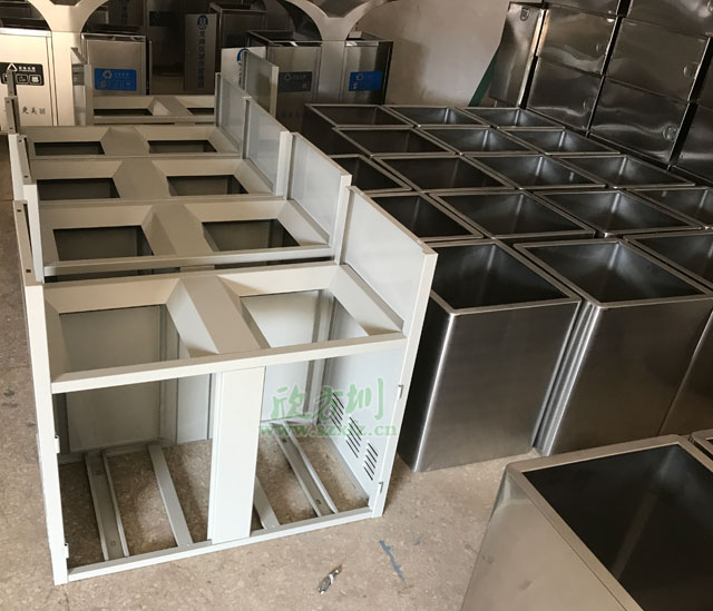 金屬分類垃圾桶工廠生產圖