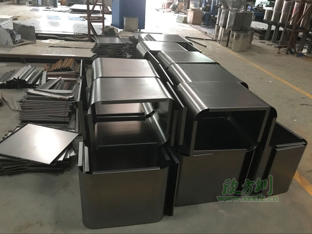 戶外分類垃圾桶工廠制作圖